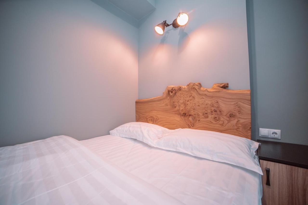 Tomiris Lady'S Capsul Hostel Only For Women Almaty Exterior foto