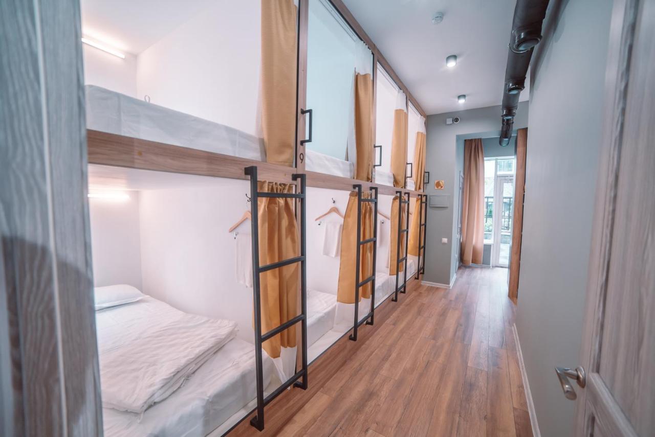 Tomiris Lady'S Capsul Hostel Only For Women Almaty Exterior foto