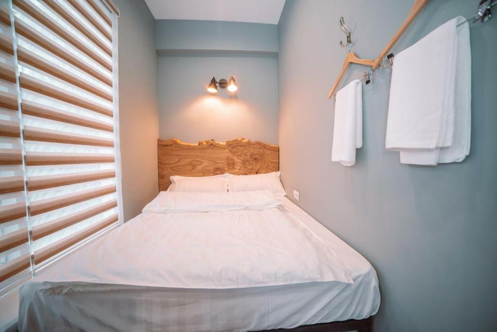 Tomiris Lady'S Capsul Hostel Only For Women Almaty Exterior foto
